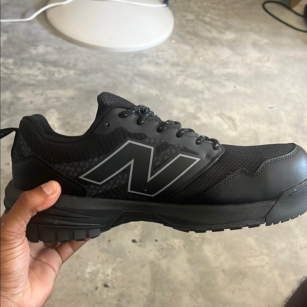 New Balance Black Athletic Trail Shoes Rugged Design